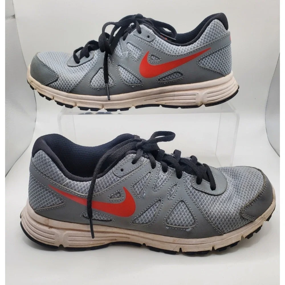 Nike‎ Revolution 2 Youth Size 6Y Gray Shoes/  Red Swoosh